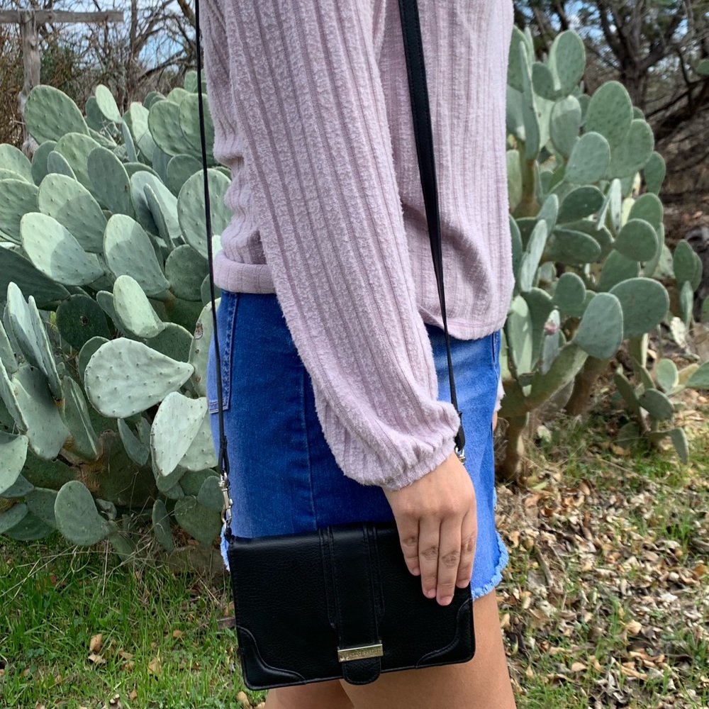 Black Body Crossover Wallet